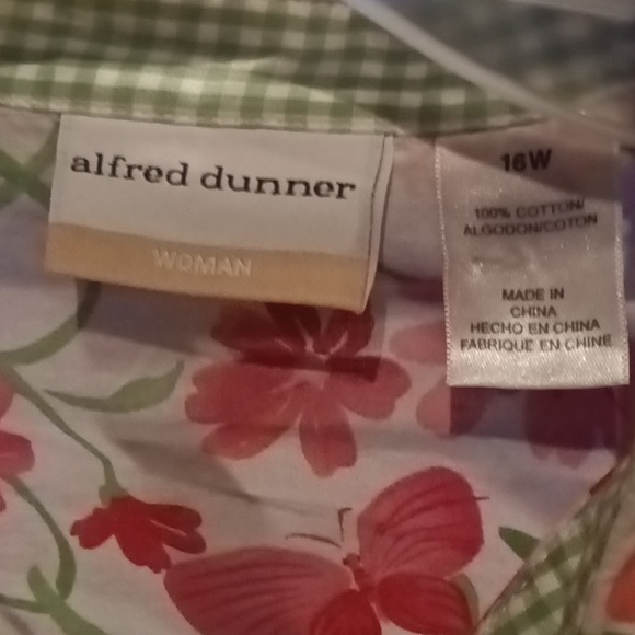 Alfred Dunner Tops - FINAL PRICE NWOT alfred dunner pink green & white floral print l/s blouse 16W